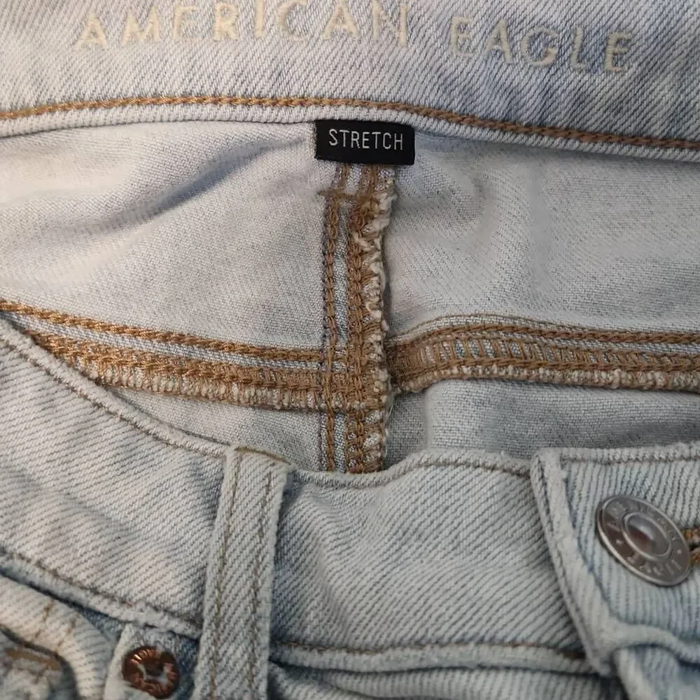 American Eagle size 8 Destroyed Light Wash Mom Jean Shorts